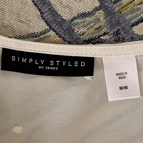 Simply Styled Cami, Size Medium, Off-white - Picture 7 of 11